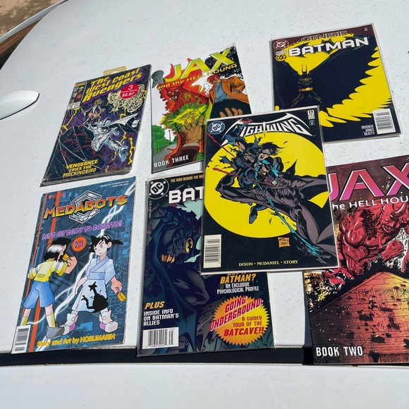 Variety Comic Book Lot! DC, Marvel and More! PLEASE READ DESCRIPTION - Picture 1 of 2